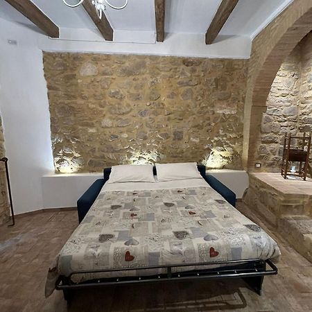 Borgo Di Mezzo Appartement Castelnuovo dellʼAbate Buitenkant foto