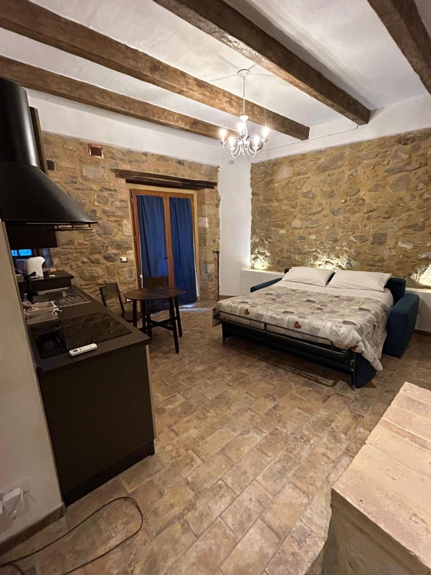 Borgo Di Mezzo Appartement Castelnuovo dellʼAbate Buitenkant foto