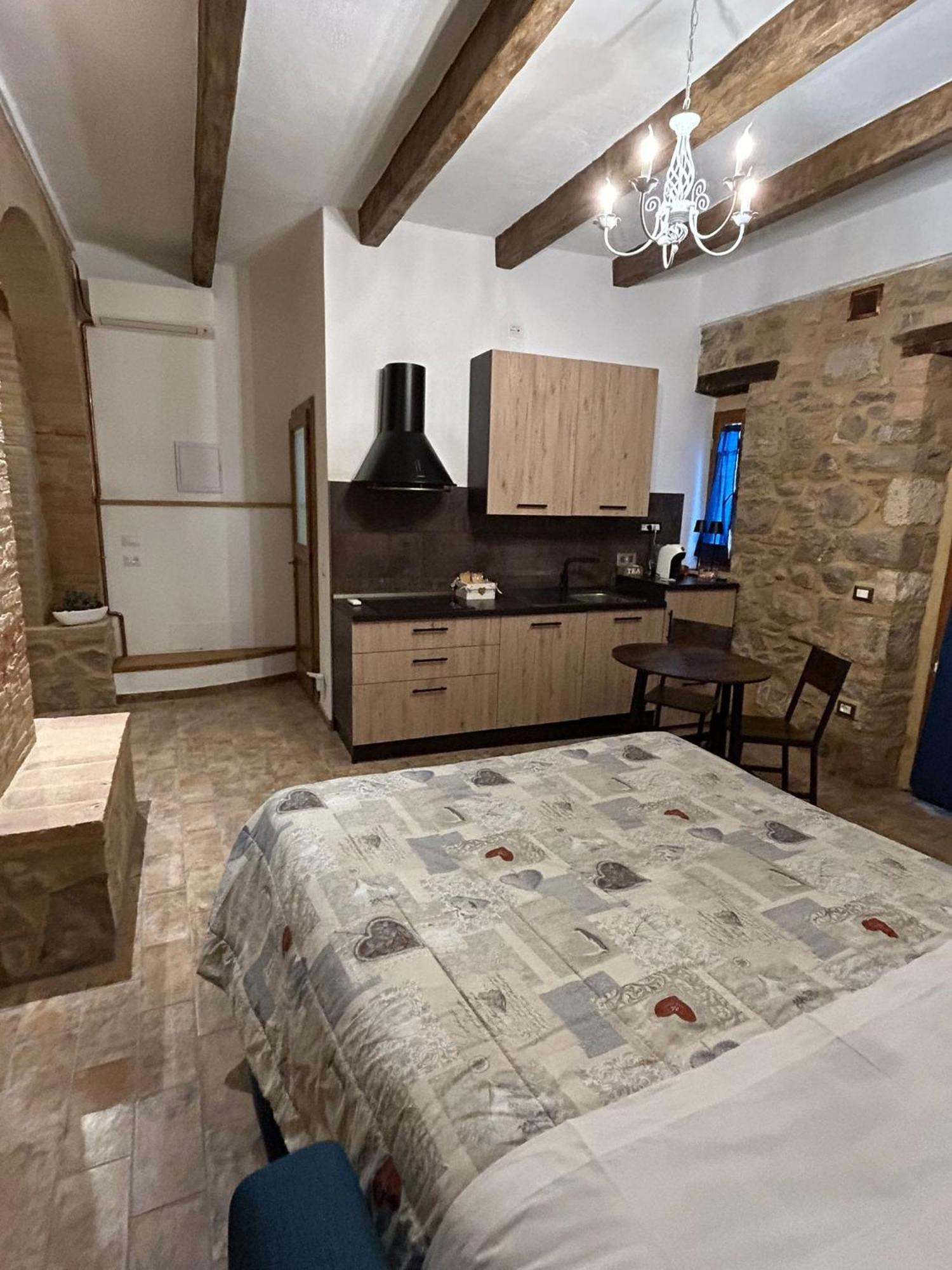 Borgo Di Mezzo Appartement Castelnuovo dellʼAbate Buitenkant foto