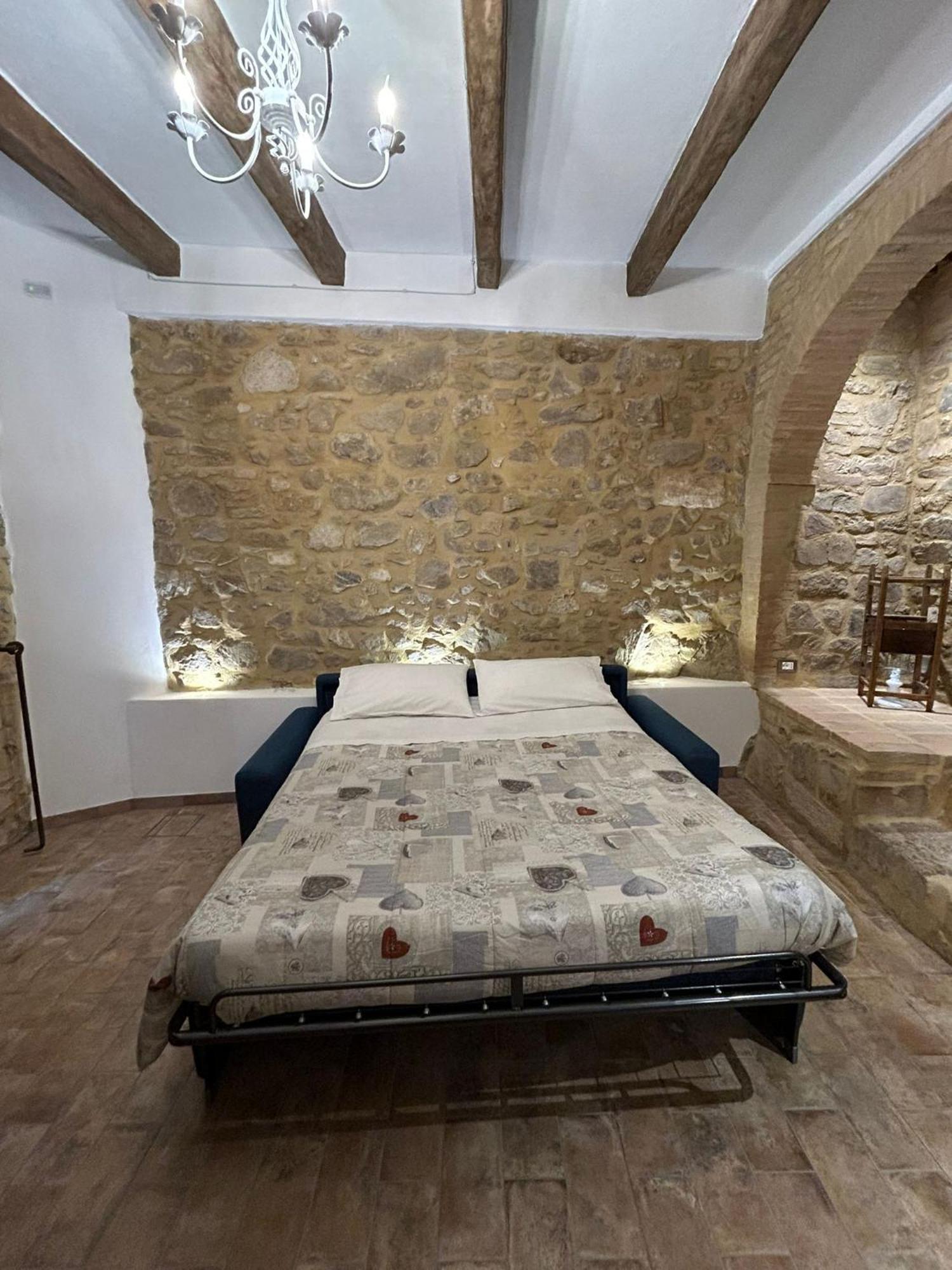 Borgo Di Mezzo Appartement Castelnuovo dellʼAbate Buitenkant foto